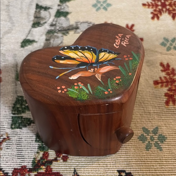 Costa Rica Wooden Heart Box with Butterfly Design - Picture 1 of 4